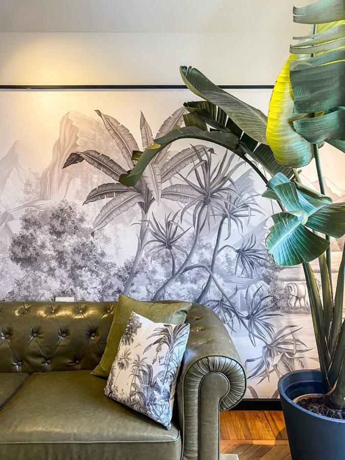 Exclusive Top Floor 2-Bedroom Flat Милано Екстериор снимка