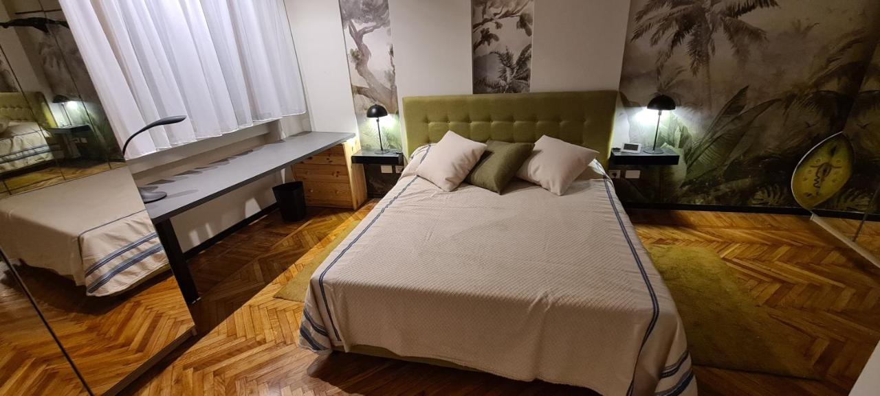 Exclusive Top Floor 2-Bedroom Flat Милано Екстериор снимка