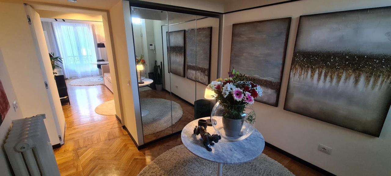 Exclusive Top Floor 2-Bedroom Flat Милано Екстериор снимка