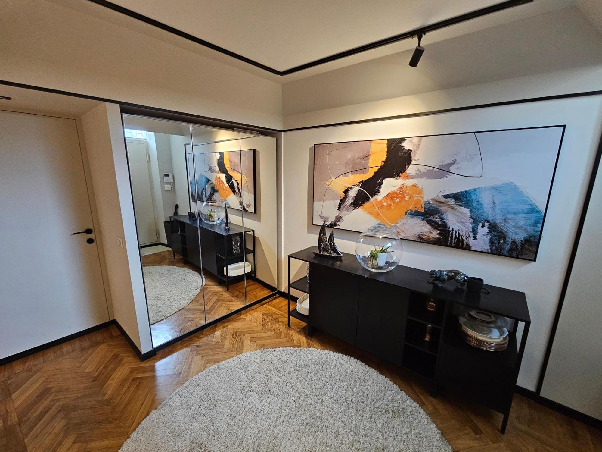 Exclusive Top Floor 2-Bedroom Flat Милано Екстериор снимка