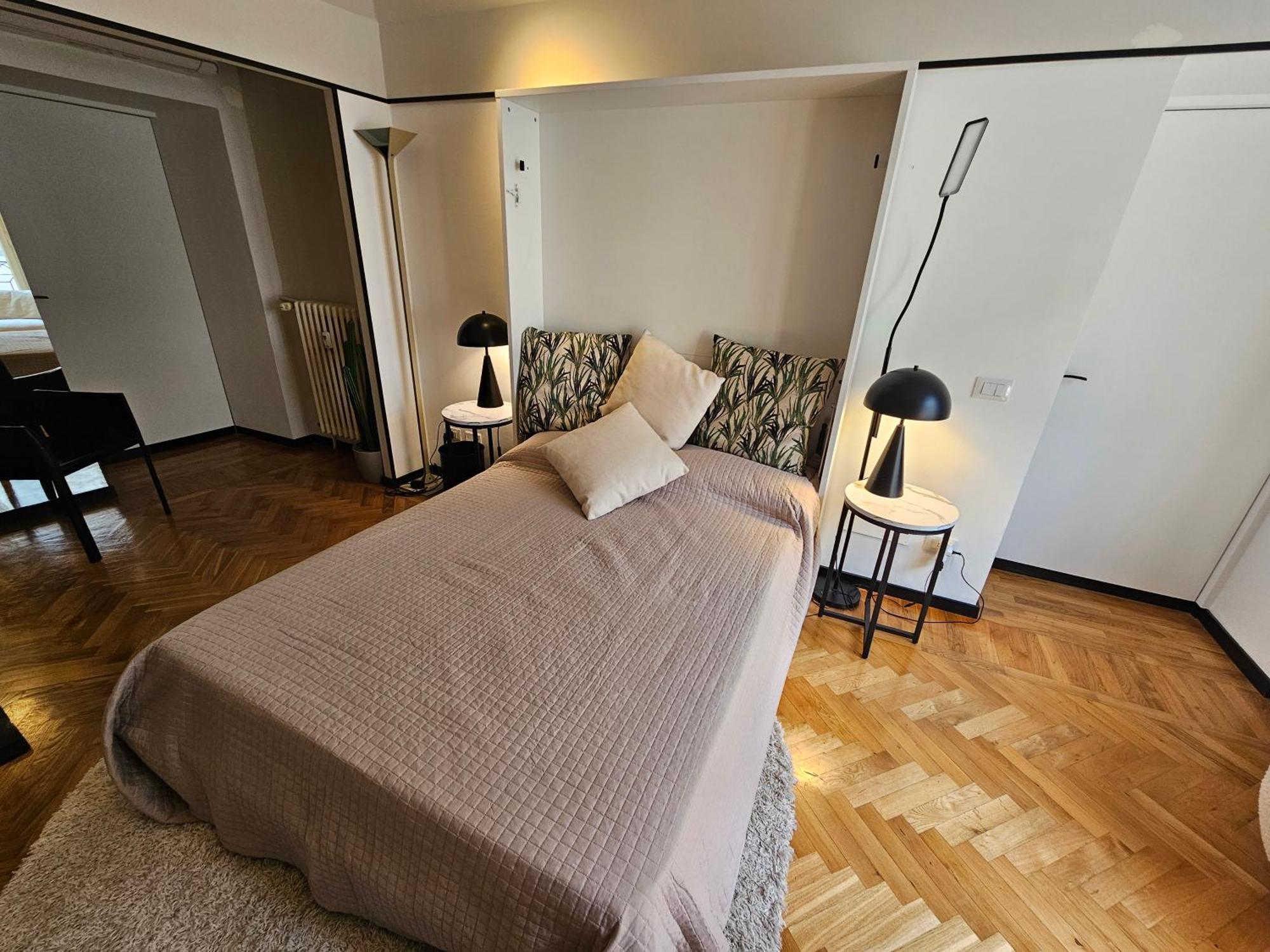 Exclusive Top Floor 2-Bedroom Flat Милано Екстериор снимка