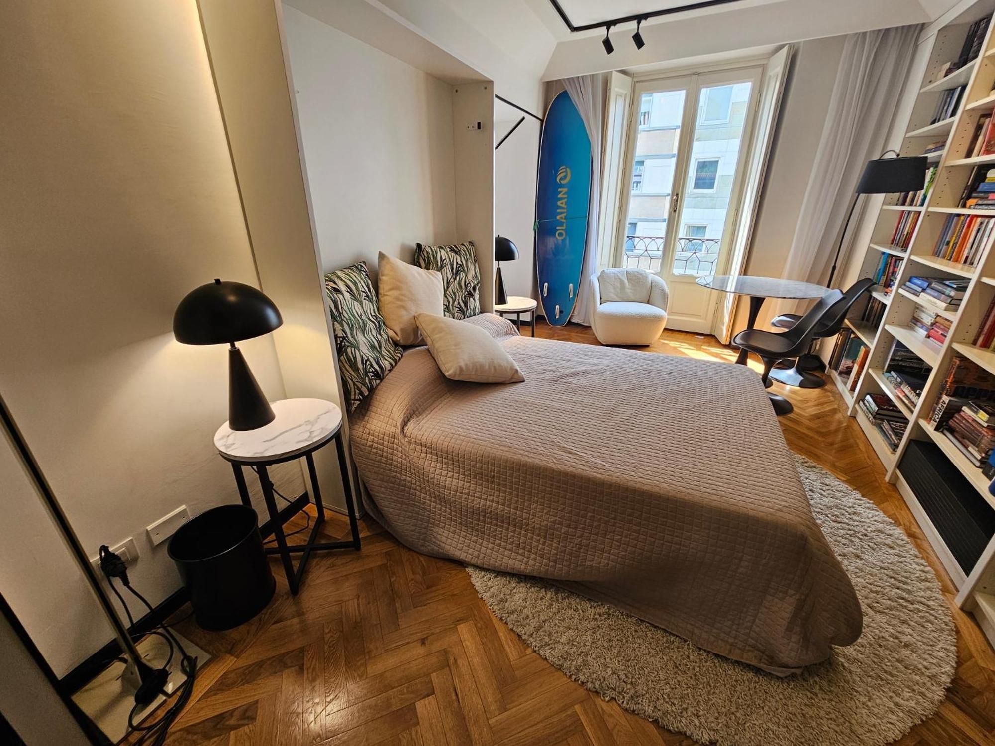 Exclusive Top Floor 2-Bedroom Flat Милано Екстериор снимка