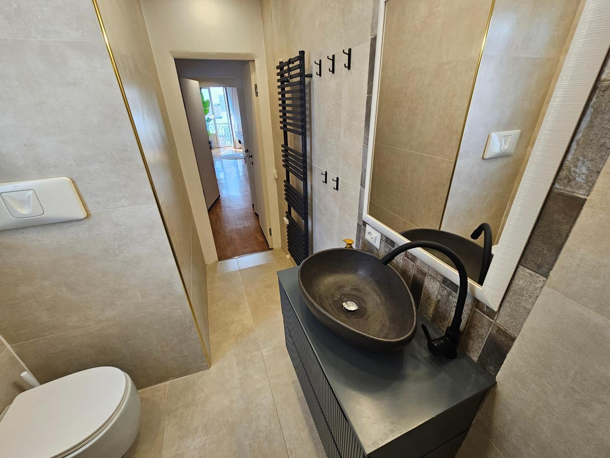 Exclusive Top Floor 2-Bedroom Flat Милано Екстериор снимка