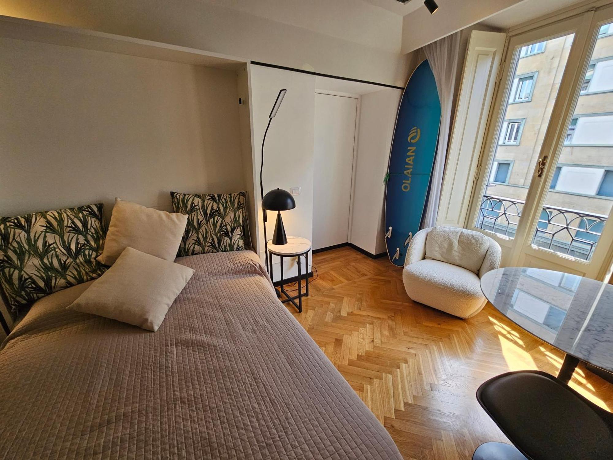 Exclusive Top Floor 2-Bedroom Flat Милано Екстериор снимка