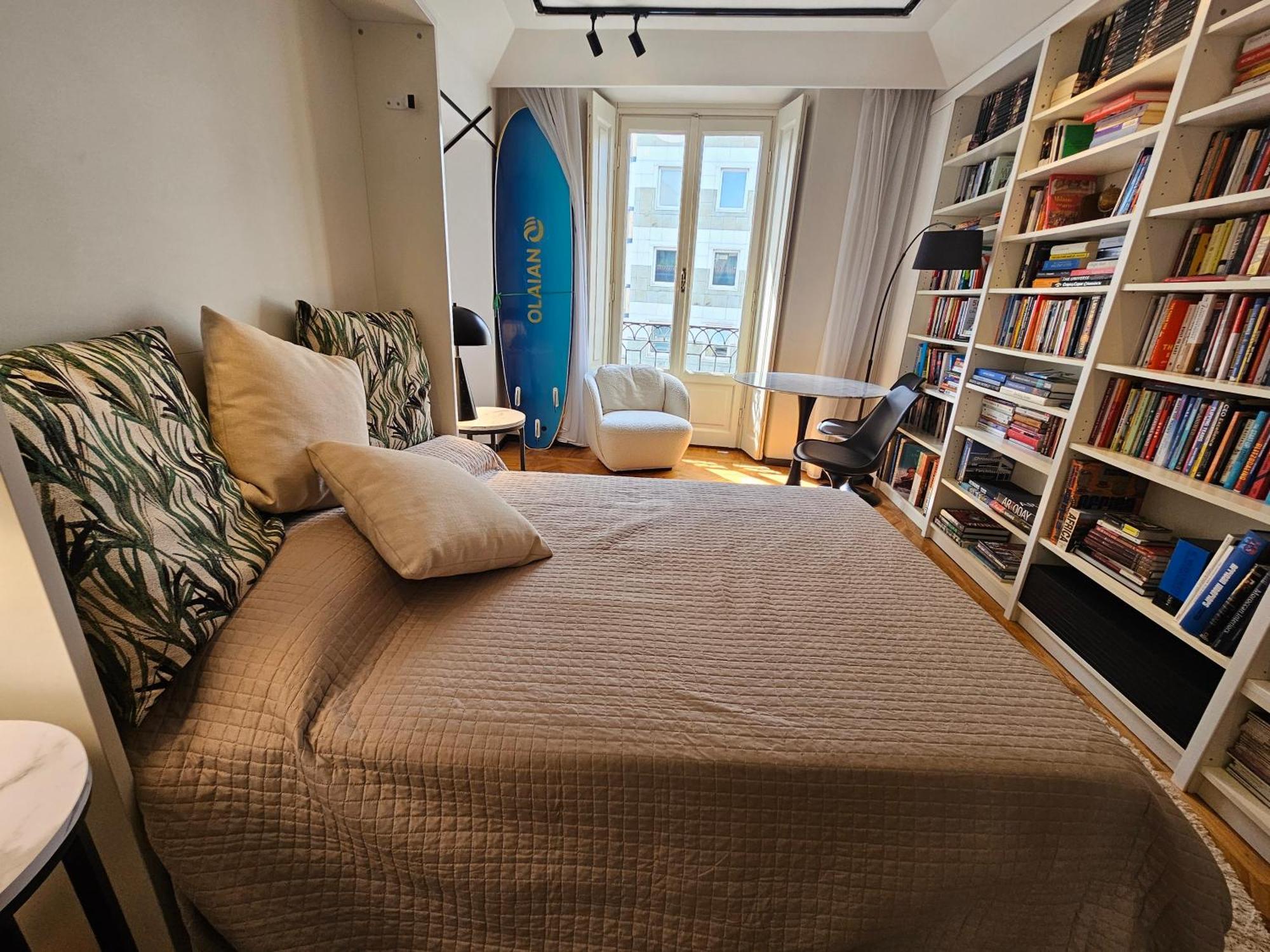 Exclusive Top Floor 2-Bedroom Flat Милано Екстериор снимка