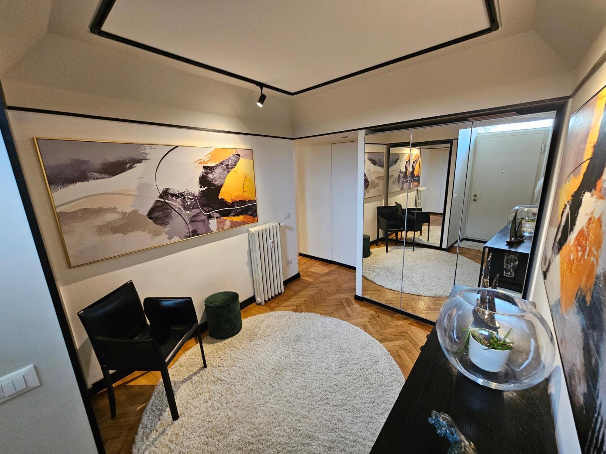 Exclusive Top Floor 2-Bedroom Flat Милано Екстериор снимка