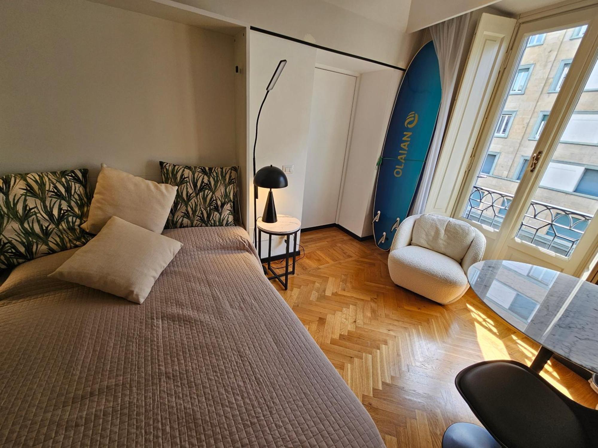 Exclusive Top Floor 2-Bedroom Flat Милано Екстериор снимка
