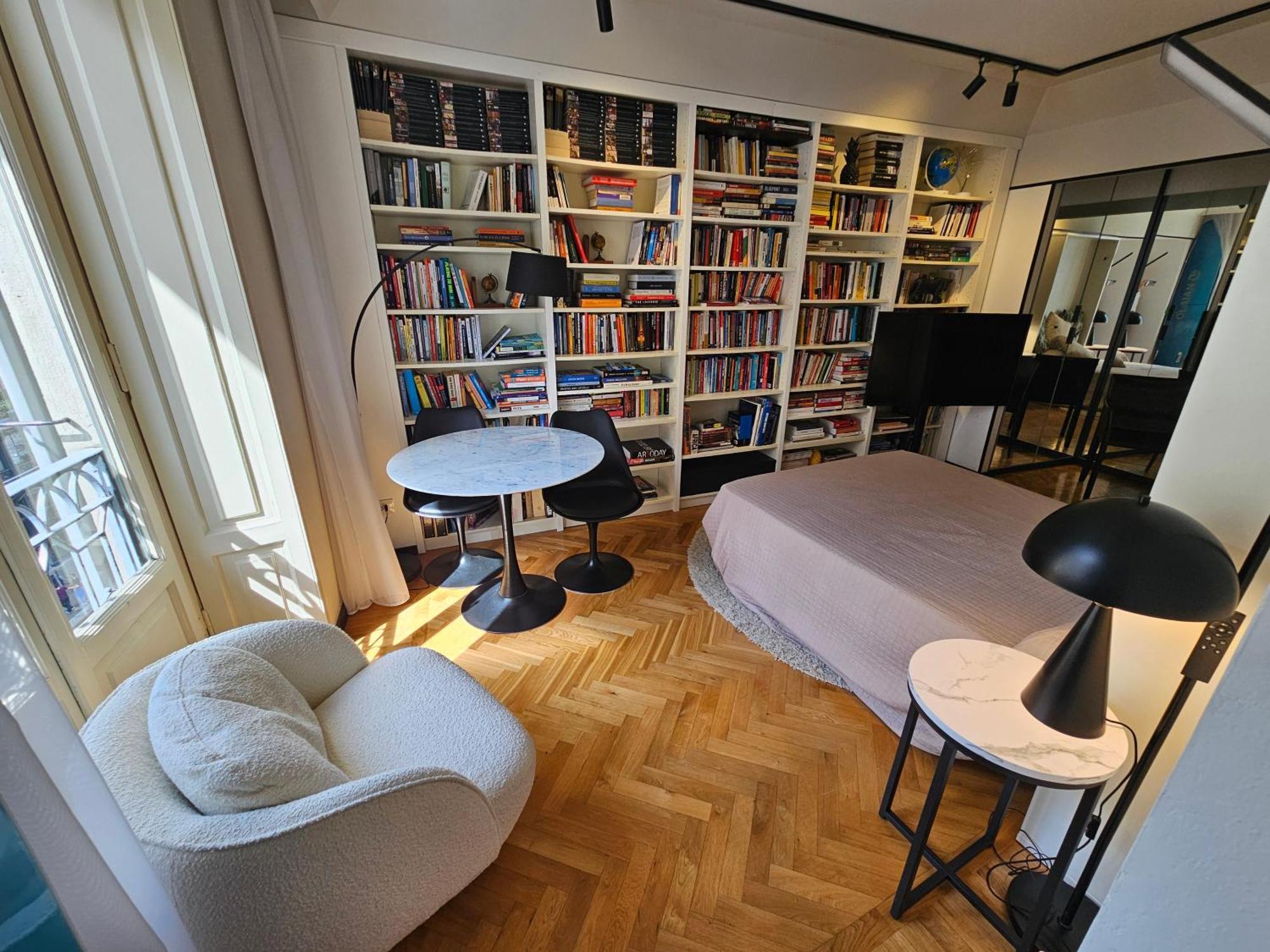Exclusive Top Floor 2-Bedroom Flat Милано Екстериор снимка